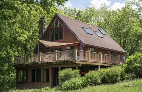 Oakdale House | Lake MacBride Cabin & State Park! Near Amana Colonies, Iowa City & Cedar Rapids