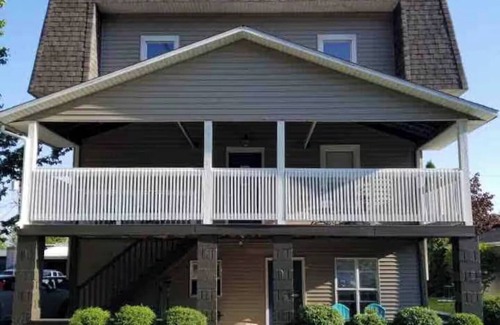 Culver House | Lake Max Penthouse: Historic 5-Bedroom Family Haven with Lake Views!