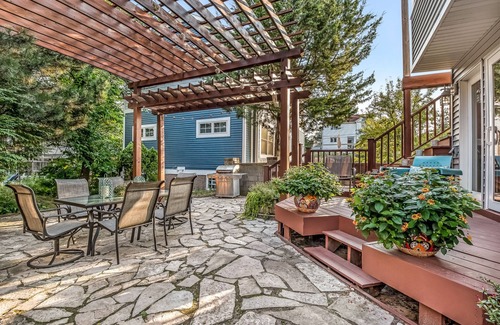 Michigan City Cottage | Lake Michigan Beach Cottage for 10