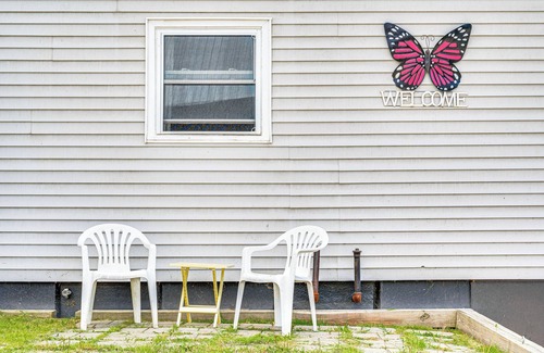 Barton Apartment | Lake & Mtn Views: Vermont Couple's Retreat!