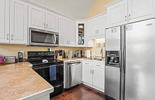 Hardwick House | Lake Sinclair Escape - boathouse, 4 bedroom