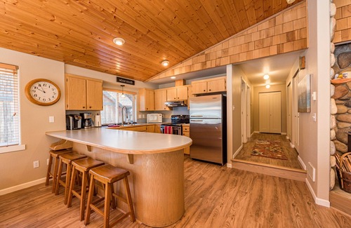 Port Angeles Cabin | Lake Sutherland Retreat on the sunny side of the lake!