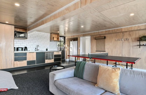 Waipahihi House | Lake Terrace Lodge Premium Home