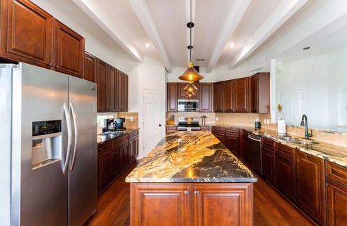Northshore On Lake Travis House | Lake Travis Getaway - Infinity Pool, Game Room & Custom Theater for Relaxation