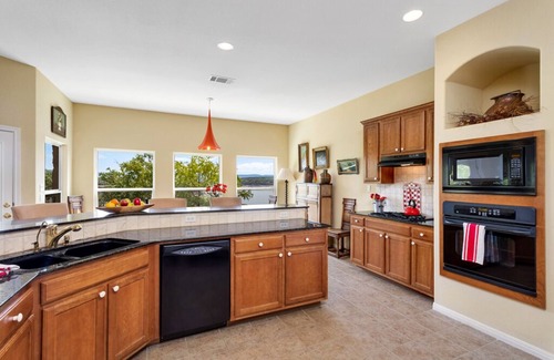 Oatmeal House | Lake Travis Waterfront Home: Boat Dock, Grill, & Balcony