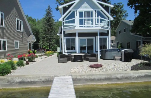 Manitou Beach-Devils Lake House | Lake Front Paradise