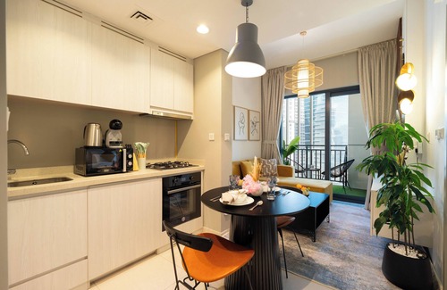 Downtown Dubai Apartment | Lake-View 1BR Retreat in Business Bay