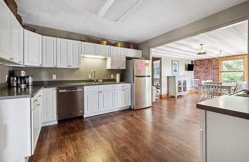 Dundee Other | Lake View 5BR Farmhouse Winter Wine Trail High Speed Wi-Fi