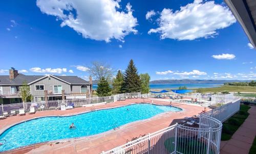 Harbor Village House | Lake View Condo 890 3
