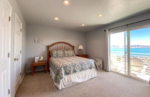 Harbor Village House | Lake View Condo 890 3