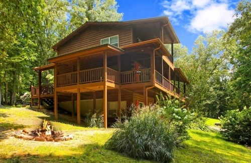 Elf House | Lake View House with Hot tub and dock access