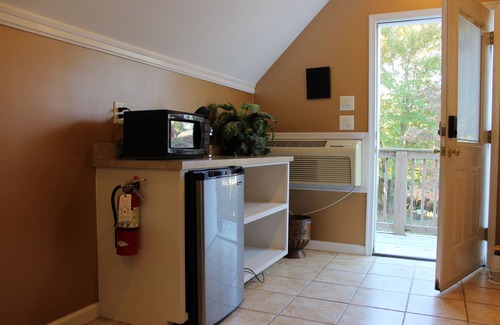 Greensboro Apartment | Lake View Penthouse