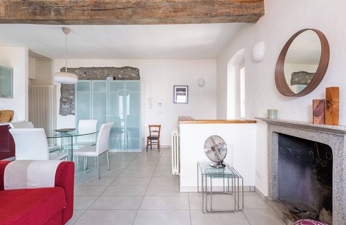 Azzano Apartment | Lake View Terrace Apartment