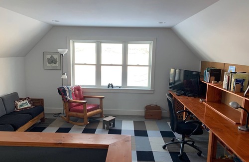 Boyne City Cottage | Lakefront 2-bedroom cottage in Boyne City with WiFi