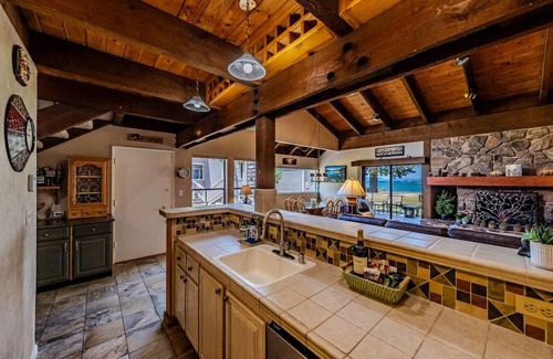 Rancho Bijou House | Lakefront 4BR Escape | Beach Access-Near Heavenly!