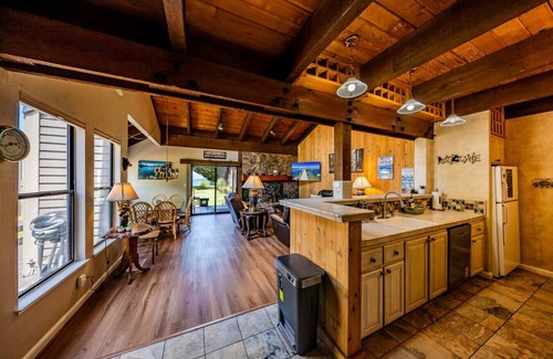 Rancho Bijou House | Lakefront 4BR Escape | Beach Access-Near Heavenly!