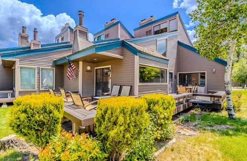 Rancho Bijou House | Lakefront 4BR Escape | Beach Access-Near Heavenly!