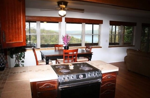 Mountain Home House | Lakefront 5 Br House - Quiet, Affordable, Spacious & Relaxing