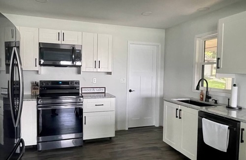 Markesan Cabin | Lakefront Cabin! Arcades, Putt Putt, Close to Golf