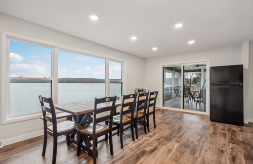 Markesan Cabin | Lakefront Cabin! Arcades, Putt Putt, Close to Golf