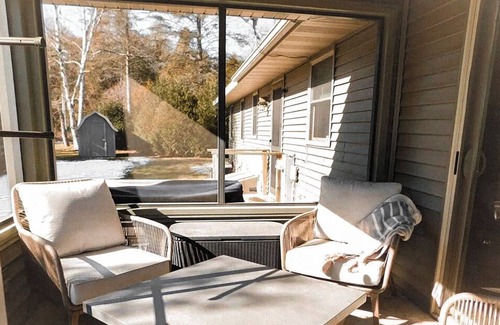 Algoma Cabin | Lakefront Cabin | HotTub, Secluded, Kayaks/Bikes