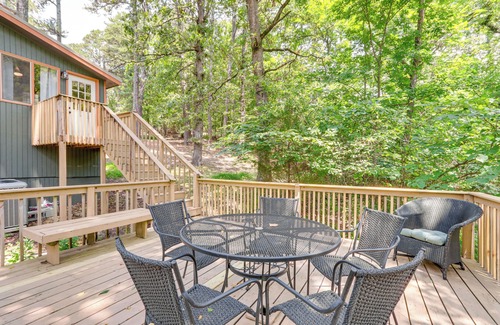 Eureka Springs Cabin | Lakefront Cabin < 3 Mi to Dtwn Eureka Springs!
