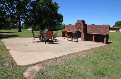 Mead House | Lakefront Cedar Cabin - 10