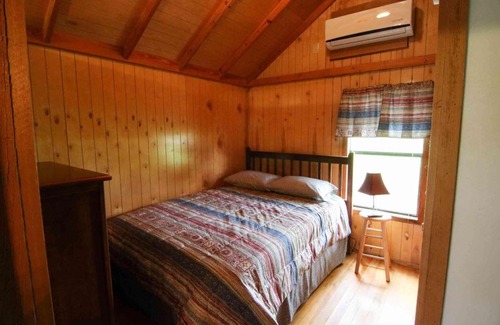 Mead House | Lakefront Cedar Cabin - 7