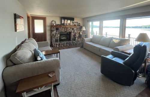 Carter Cottage | Lakefront cottage for your Northwoods family vacation!