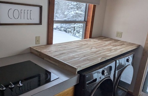 Twin Lake Cottage | Lakefront cottage.swim, kayak, fish, hike, bonfires and excellent reviews.