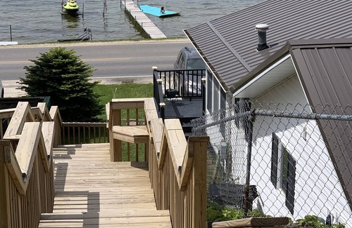 Chippewa Lake Cottage | Lakefront Cottage | Huge Deck, Fire, Kayaks & Dock