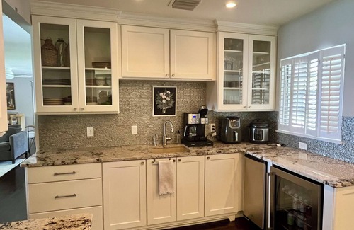 Edgewood House | Lakefront Estate, Central Location, Boat ramp and more