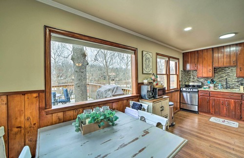 Tia Juana Cottage | Lakefront Eucha Escape w/Views & Boat Slip!