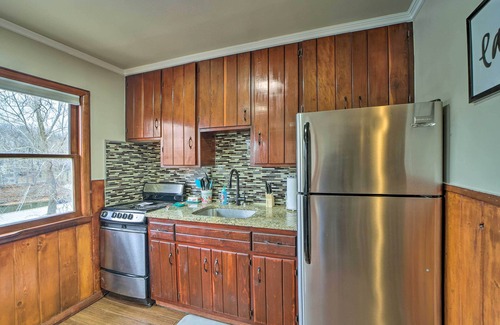 Tia Juana Cottage | Lakefront Eucha Escape w/Views & Boat Slip!