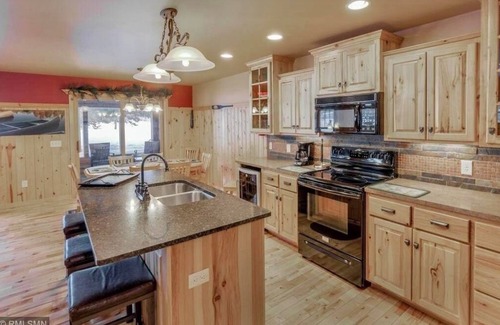 Pequot Lakes Resort | Lakefront Home on the Whitefish Chain - Outdoor Pool, Pickleball Courts and More