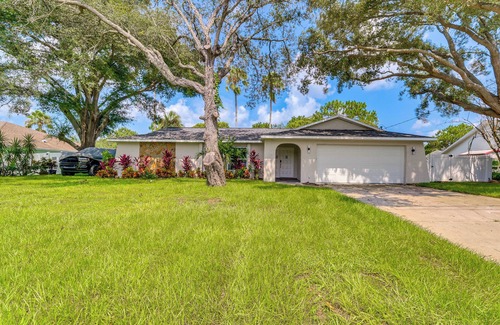 Spring Hill House | Lakefront Home w/Heated Pool, Near Disney