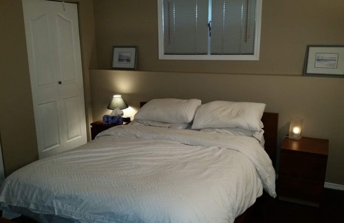 Vernon House | LAKEFRONT HOUSE, Dock, Firepit, Boat Lift - 7 day Saturday to Saturday Only