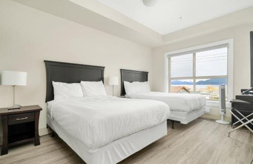 Harrison Hot Springs Apartment | Lakefront Lux 2BR Unit