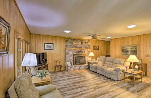 New Auburn Apartment | Lakefront New Auburn Apt with Sauna and Sun Porch