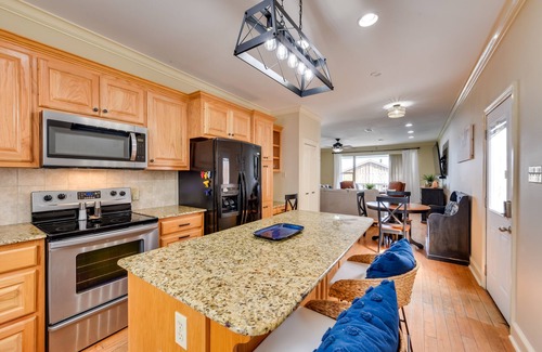 Oscar House | Lakefront Oscar Home w/Game Room + Boat Dock!