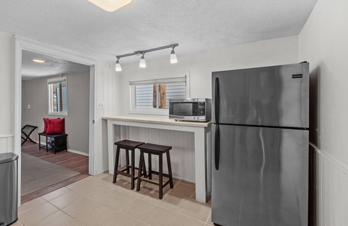 Bayview Boat Rental | Lakefront Perfect Holiday/Boat Garage