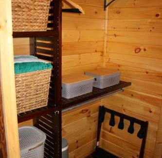 Cadiz House | Lakefront Retreat for 8 with Fire Pit & Cozy Cabin Vibes