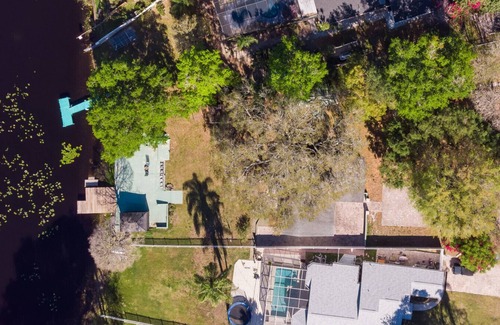 Casselberry House | Lakefront Retreat ~ Kayak ~ Fish ~ Relax ~ Unwind