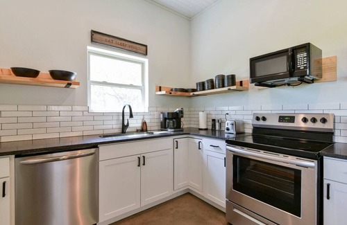 Golden House | Lakefront Retreat w/Views, Fire Pit & 2 Acres