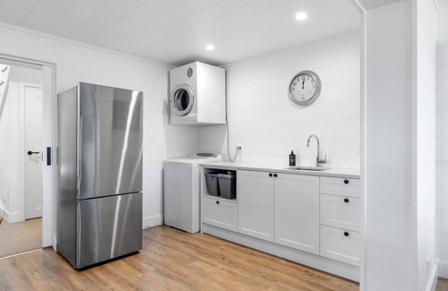 Waitahanui House | Lakefront Style - Lake Taupo Holiday Home
