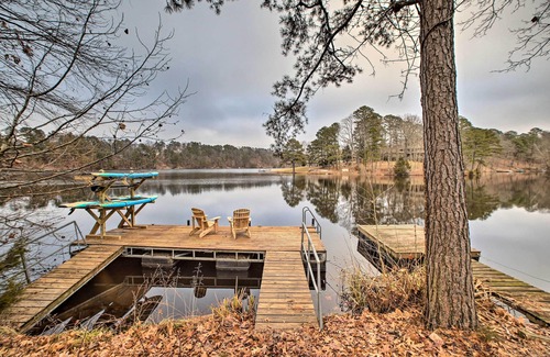 Bella Vista Apartment | Lakefront & Trailside Escape w/Private Dock +deck