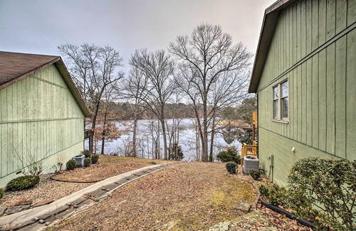 Bella Vista Apartment | Lakefront & Trailside Escape w/Private Dock +deck