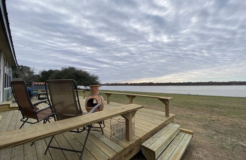Dinero Cabin | Lakehouse Birdwatcher Paradise