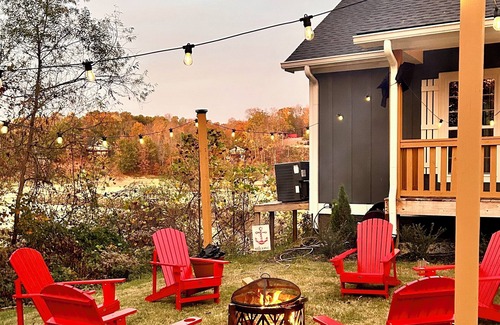 Sevierville House | Lakehouse, private dock, hot tub, 2 kitchens, gated community with pool.
