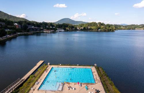 Lake Junaluska Apartment | Lakeshore Apt 46